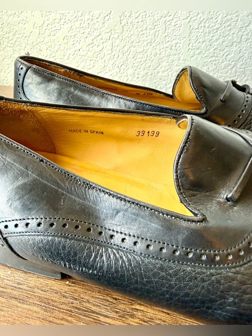 Mezlan Black Leather Tassel Loafers with Brogue Detailing 12 W